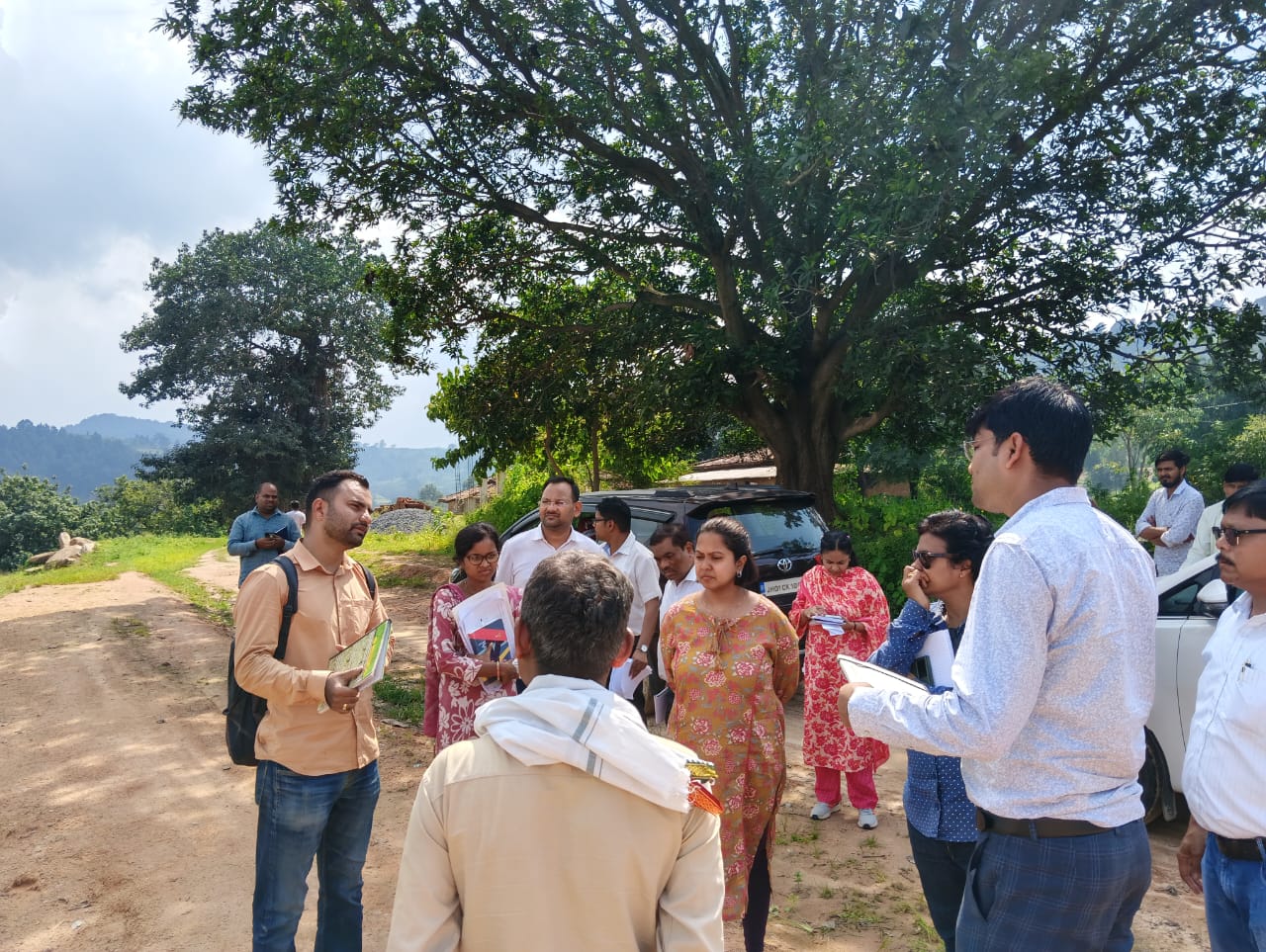 जिला पंचायत सीईओ सुश्री रोमा श्रीवास्तव ने बतौली जनपद में विकास कार्यों का किया सघन निरीक्षण